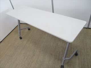 【会議用テーブル】折り畳み可！スタッキング可！４台入荷しました！
                        
                                    中古
            