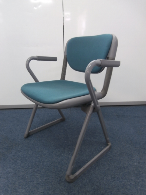 【２脚限定入荷！！人気シリーズの肘付きになります！！】
                        
                                    中古
            