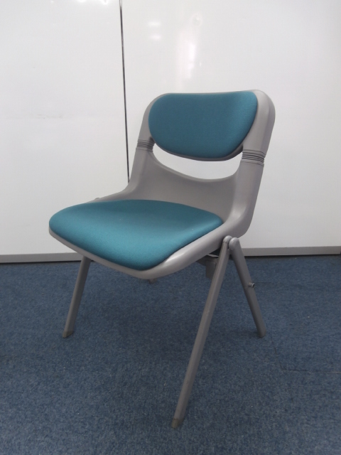 【大量入荷！！人気シリーズのスタッキングチェア！！】
                        
                                    中古
            