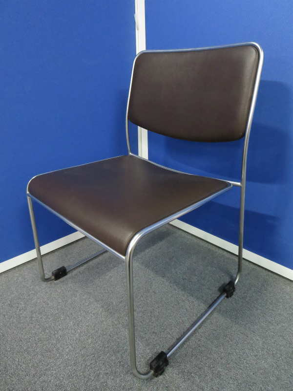 【23脚入荷】～オカムラ製のスタンタードなスタッキングチェア～揃いでお探しの方にオススメ！！【中古オフィス家具】
                        
                                    中古
            