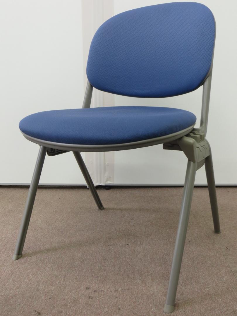 【状態良好！】重ねて便利省スペース化に！【揃いで10脚あります】
                        トーションライン
                                    中古
            