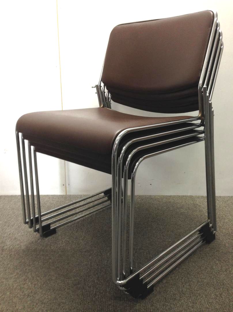 【4脚セット】スタッキングチェア｜イトーキ製 ビニールレザー｜汚れてもクリーニングしやすい！
                        
                                    中古
            