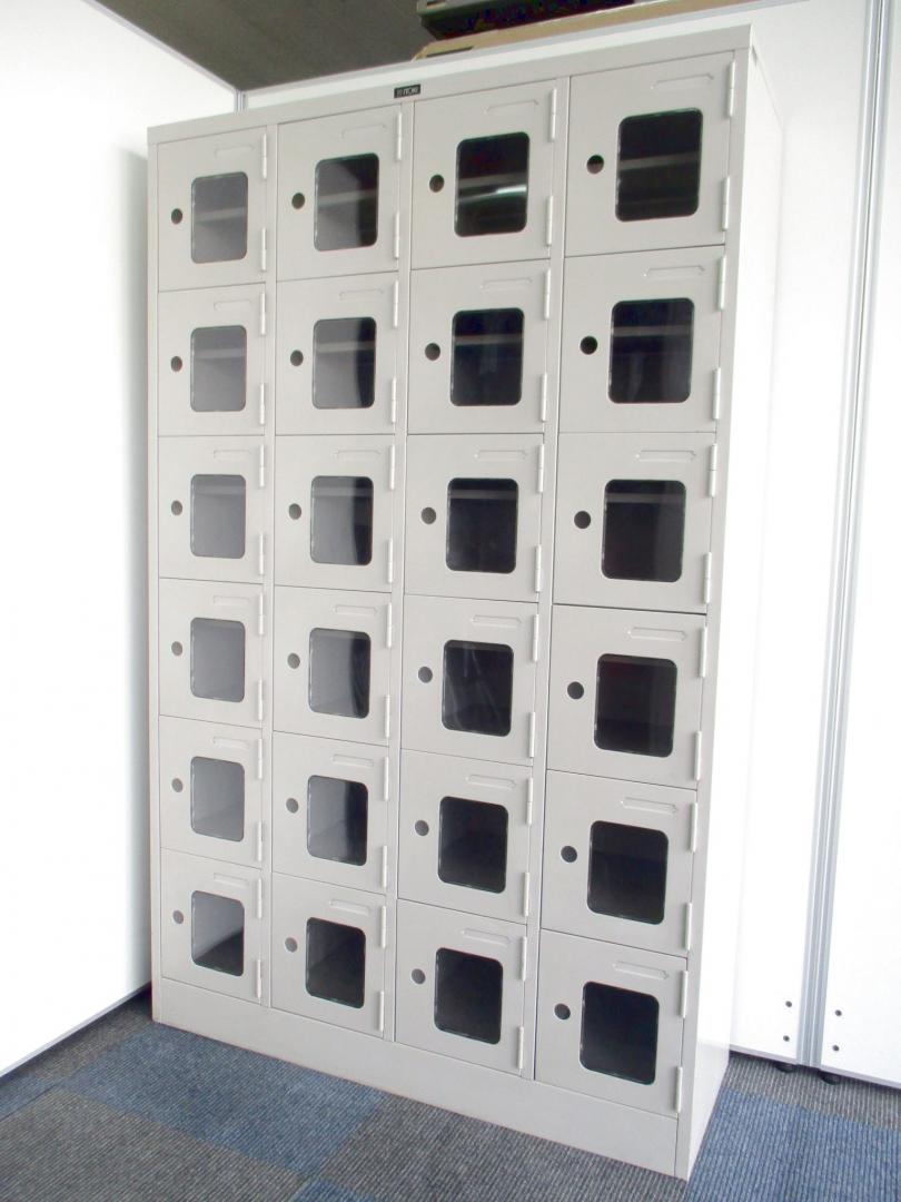 【中古希少品が1台入荷!!】24名様が収納できるシューズボックス!!【中身が確認できる窓付!!】Nu
                        
                                    中古
            