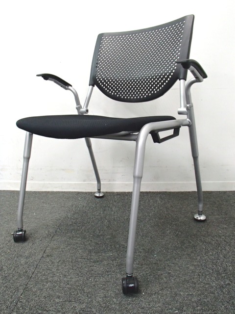 【10脚入荷】☆美品商品☆｜ミーティングチェア｜デザイン性とユーザビリティに優れたスタッキングタイプチェア！！
                        プロスタックシリーズ
                                    中古
            