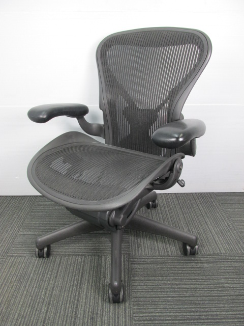 最高峰のすわり心地のチェア｜あのアーロンチェアが入荷しました！｜限定1脚
                        アーロンチェア　Aサイズ
                                    中古
            