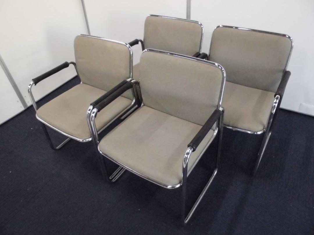 【座れればいいやシリーズ！】ミーティングチェア4脚セット【店内在庫処分キャンペーン商品】
                        
                                    中古
            