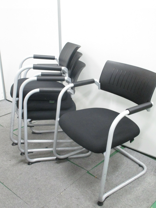 【セット商品】Dauphin （ドーファン）製　ミーティングチェア4脚セット　キャンチ脚タイプ　スタック収納も可能です。【中古会議用チェア　オフィス家具】
                        teo1
                                    中古
            