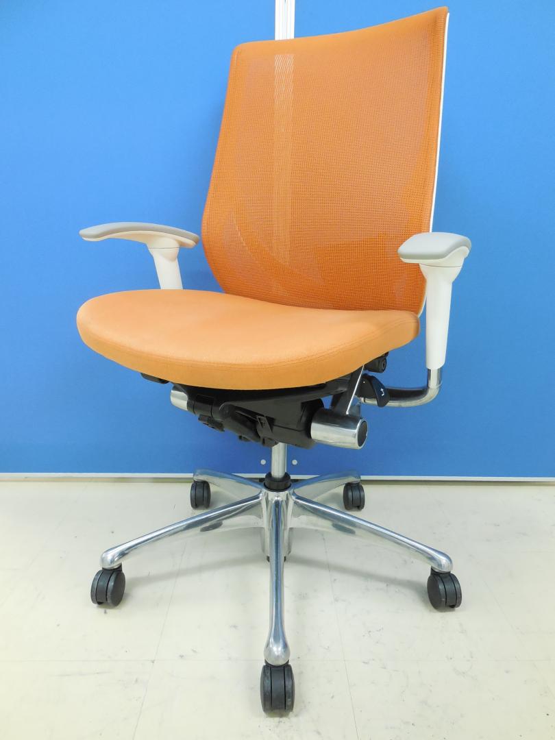 【お買い得！】岡村製作所 ゼファーチェア(Zephyr) ホワイトフレーム■ポップなオレンジカラー！■からだの自然な動きをサポート！■メッシュ生地に破れ有【メッシュ ハイバックチェア】
                        ゼファー
                                    中古
            