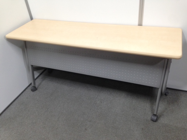 【爽やかカラー!ナチュラル!】状態：Ａ｜数量：6台⇒1台になりました。｜折りたたんで便利なテーブル!｜
                        SPシリーズ
                                    中古
            