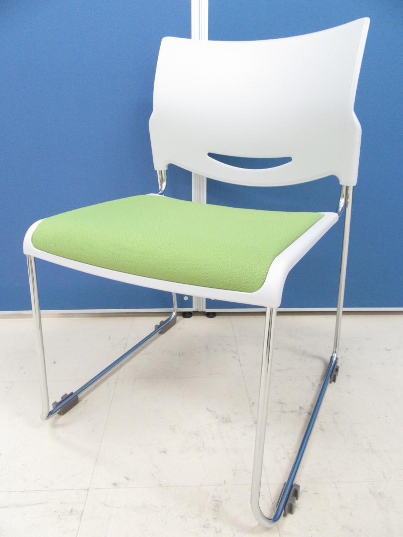 【6脚入荷！】TOYOSTEEL(トヨセット) スタッキングチェア■ホワイト×ライトグリーン■ミーティングやセミナー、研修等にオススメです！■使用しない時は、重ねて収納可能です！
                        
                                    中古
            