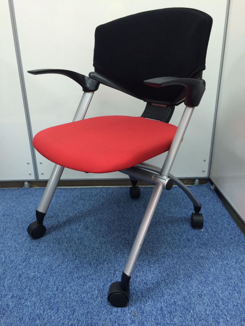 【肘付き、座面分厚く座り心地〇】高級ミーティングチェア入荷！
                        コルサ
                                    中古
            