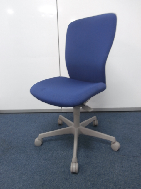 【５脚限定！！オシャレなホワイト×ブルーのチェア！！】
                        
                                    中古
            