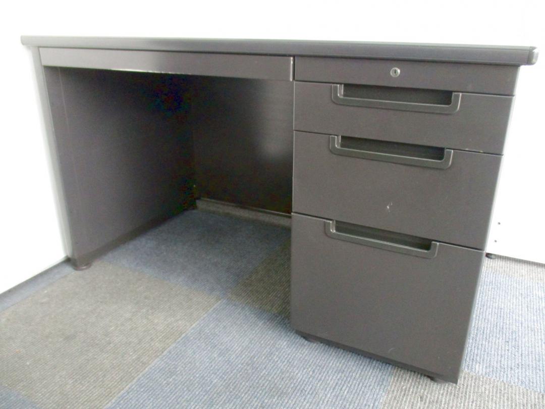 【残り3台の為お安く!!】ブラックボディが珍しい片袖デスク!!【幅1200ｍｍの人気サイズ!!】Nu
                        DB
                                    中古
            