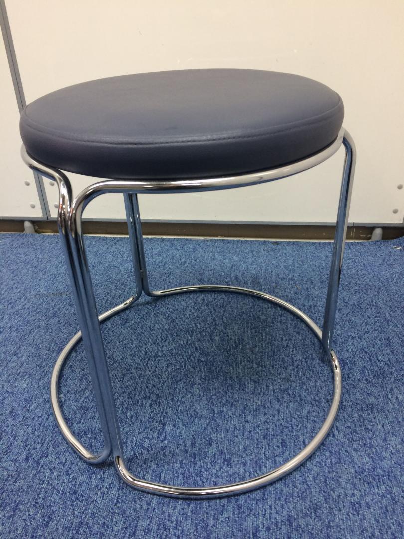 【コンパクトサイズ　丸椅子】重ねて収納可能！！
                        
                                    中古
            