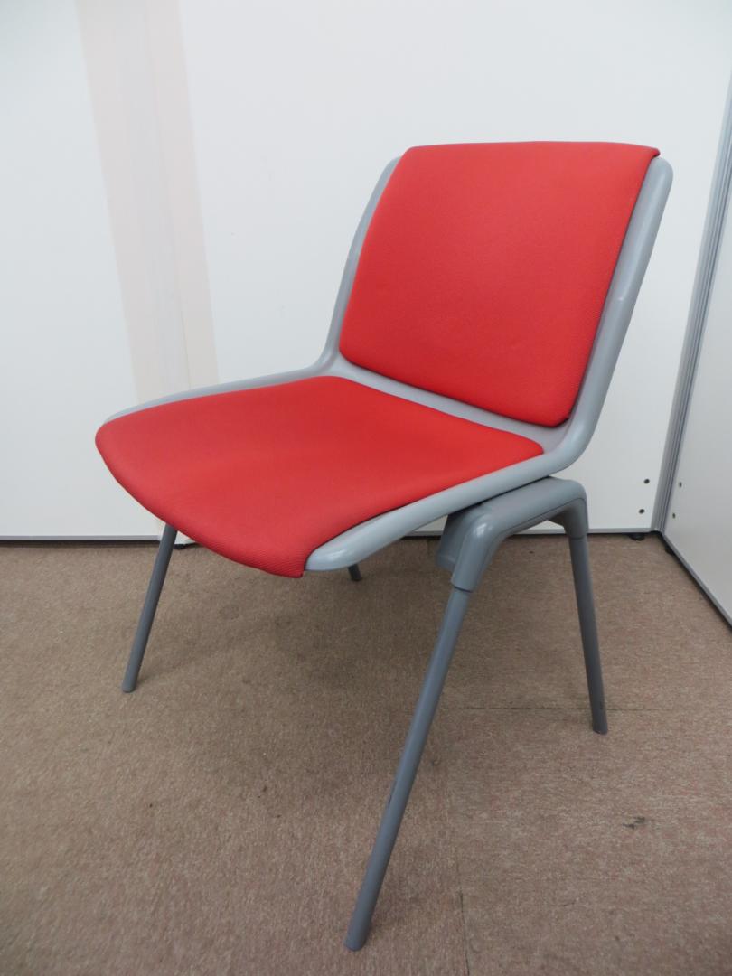 【会議に】重ねられる便利なスタッキングチェア【収納も○】
                        
                                    中古
            