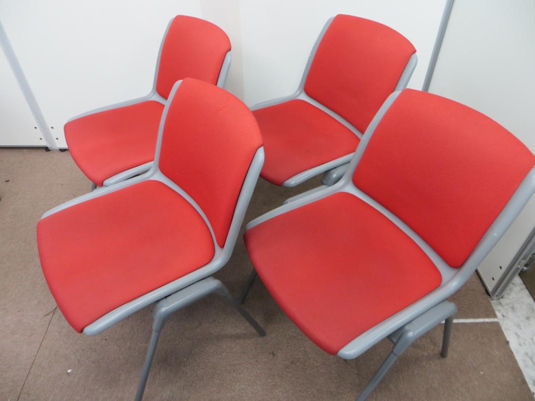 【4脚セット】国産イトーキのスタッキングチェア！【揃えます】
                        
                                    中古
            