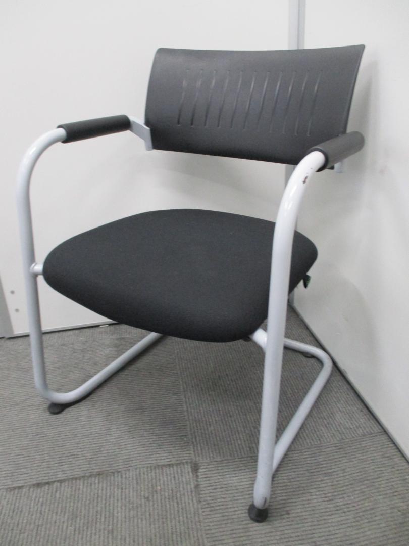 ■スタッキングチェア4脚セット■ドーファン（Dauphin）製■塗装のハゲあります
                        
                                    中古
            