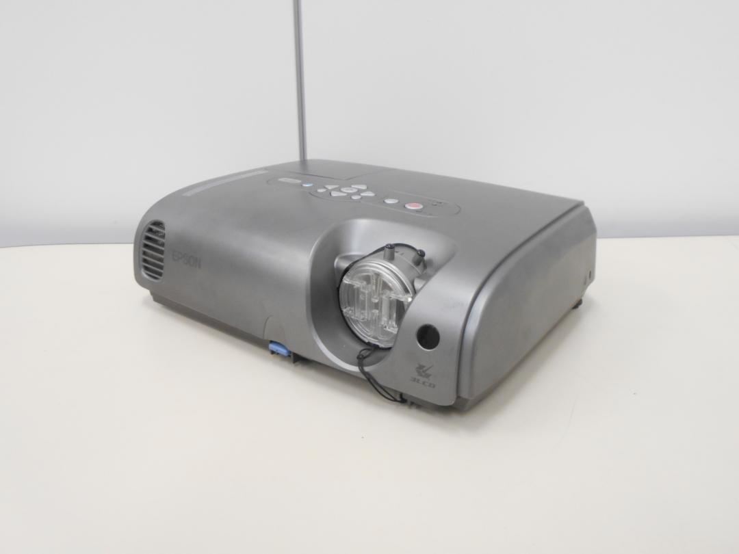 2000lmの手ごろなプロジェクターが入荷致しました。　エプソン製EMP-82
                        
                                    中古
            