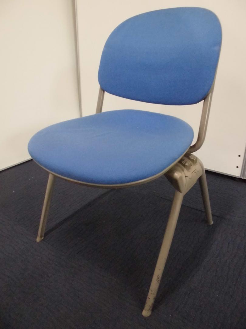 【ふっくらクッション！】オカムラ｜スタッキングチェア｜ブルー｜クッションタイプ
                        
                                    中古
            