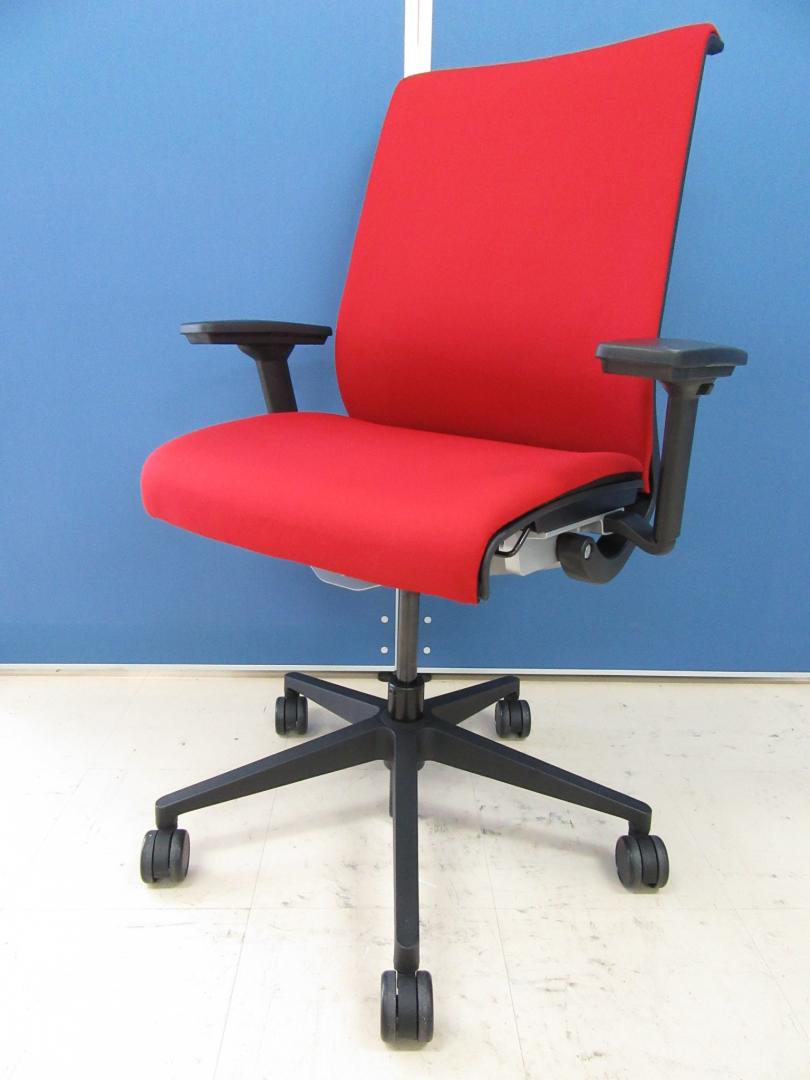 廃盤商品！本革ハイチェア　椅子 スチール脚 廃盤商品！本革ハイチェア 椅子 スチール脚 バランススツール