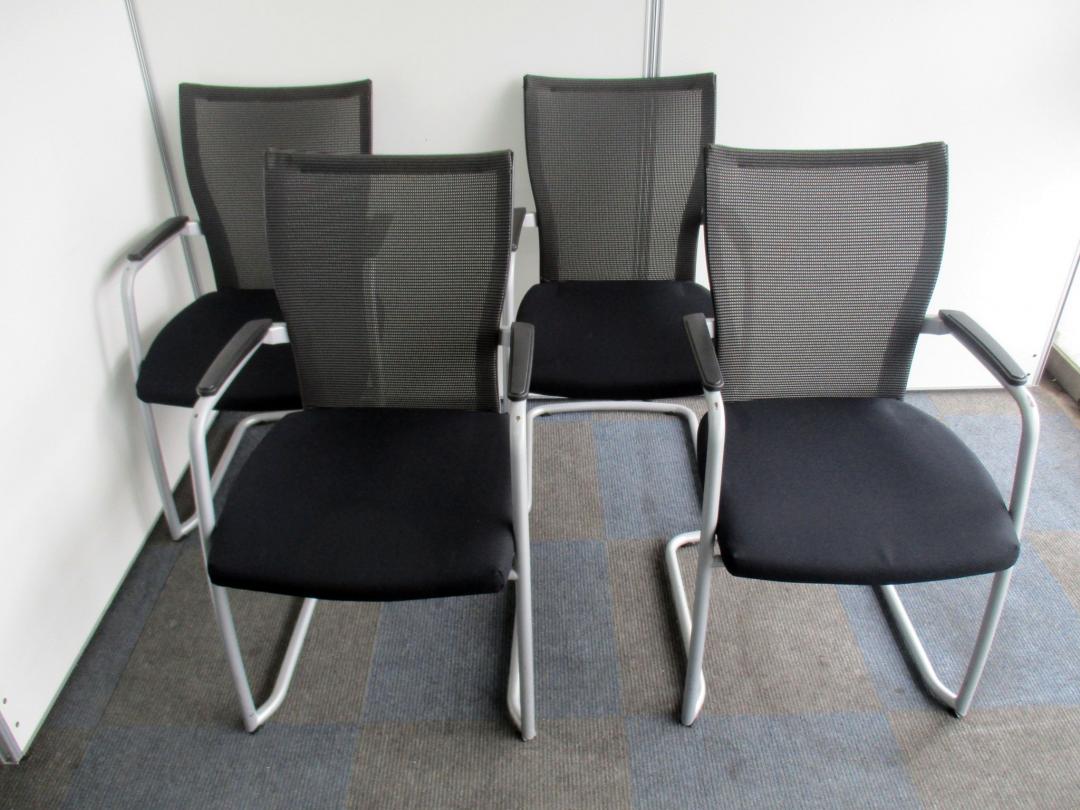 【お得なセット商品！】HAWORTH（ヘイワース）ミーティングチェア【背もたれがお洒落なメッシュ！】
                        
                                    中古
            