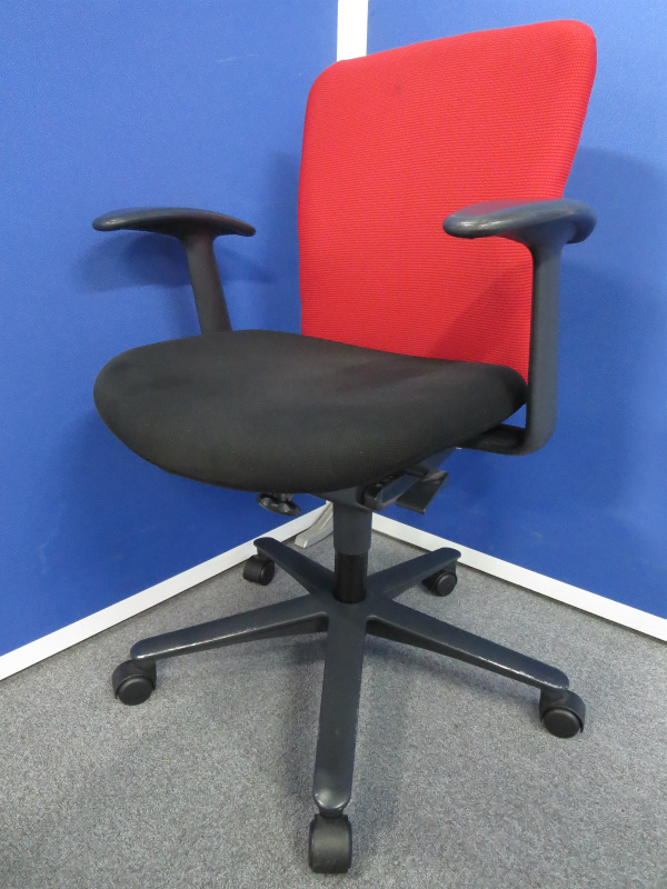 【ワーカーの身体を心地よくサポート！】■ルディオチェア　肘付　レッド ■ウチダ（UCHIDA/内田洋行）【ロット入荷！】
                        ルディオ
                                    中古
            