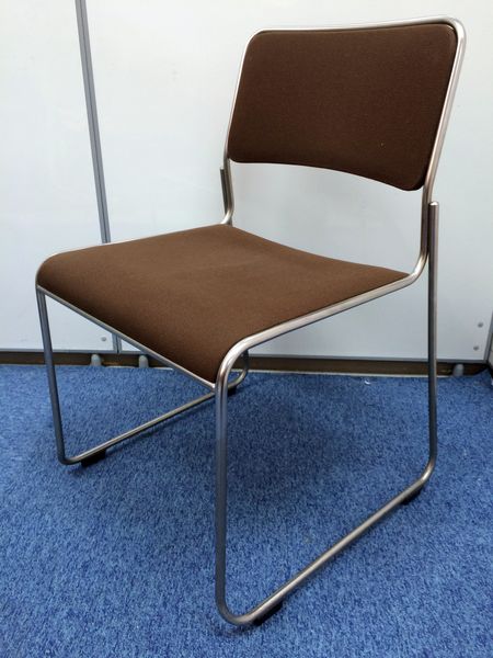 【大量入荷】重ねて収納でスペースの有効利用に！！　会議用チェア
                        
                                    中古
            