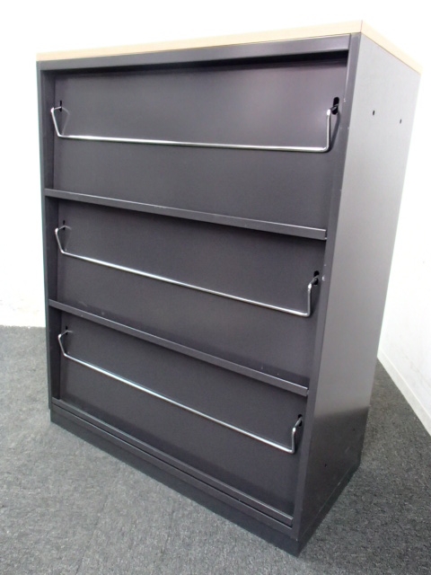 【初夏特別キャンペーン】★美品★｜ケンドン書庫｜扉のスライドに連動して、段の内部が手前にせり出せます！！
                        SU-Ⅱ
                                    中古
            