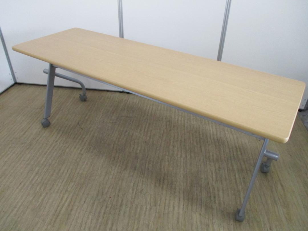 新品のナチュラルカラー入荷！折畳タイプのテーブルです！
                        
                                    新品
            