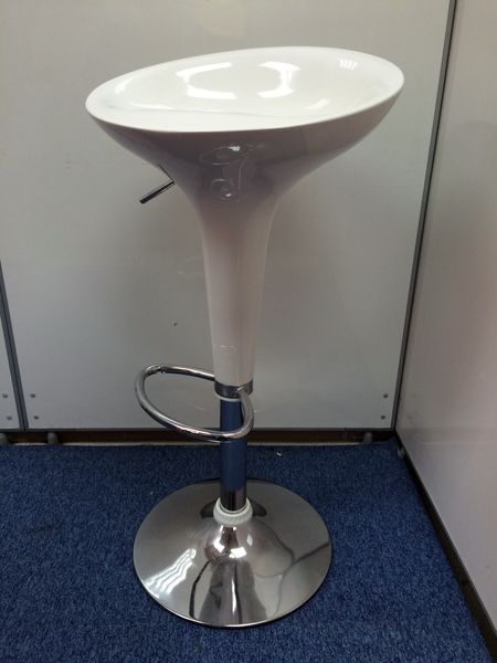 【オシャレな椅子！】清潔感抜群！！
                        
                                    中古
            