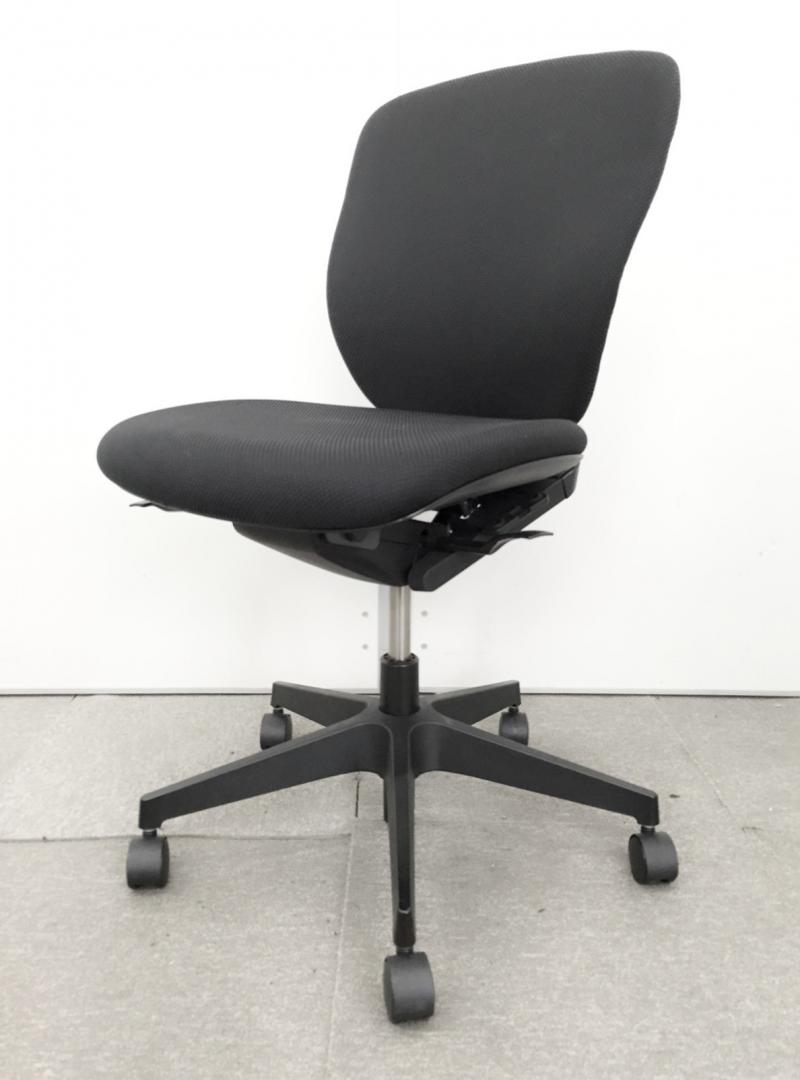 【状態良好・残り3脚】ランバーサポートも付いている高機能チェア！今なら数も揃います！
                        プラオ
                                    中古
            