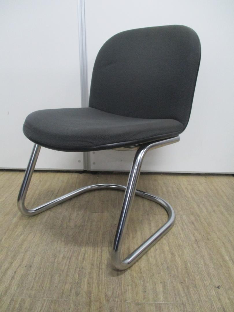 落ち着きのあるオフィスに最適な会議チェア！！
                        
                                    中古
            
