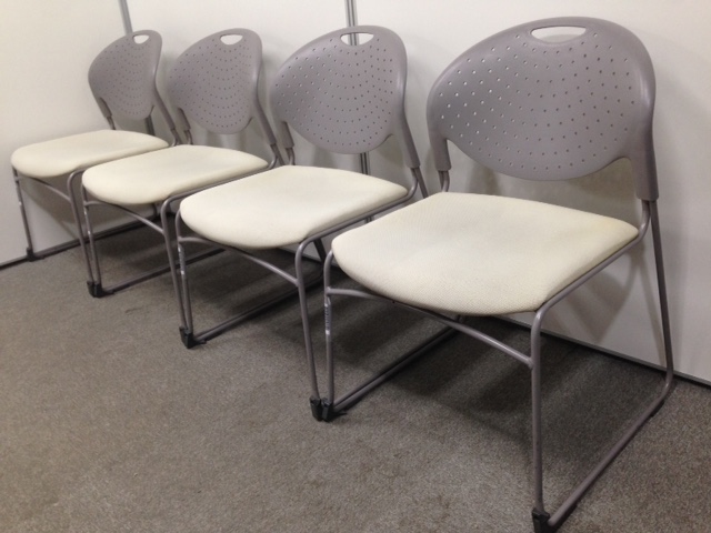 【大量入荷！4脚セット！】状態：B｜数量：5セット｜多少の汚れ使用感あり！｜
                        
                                    中古
            