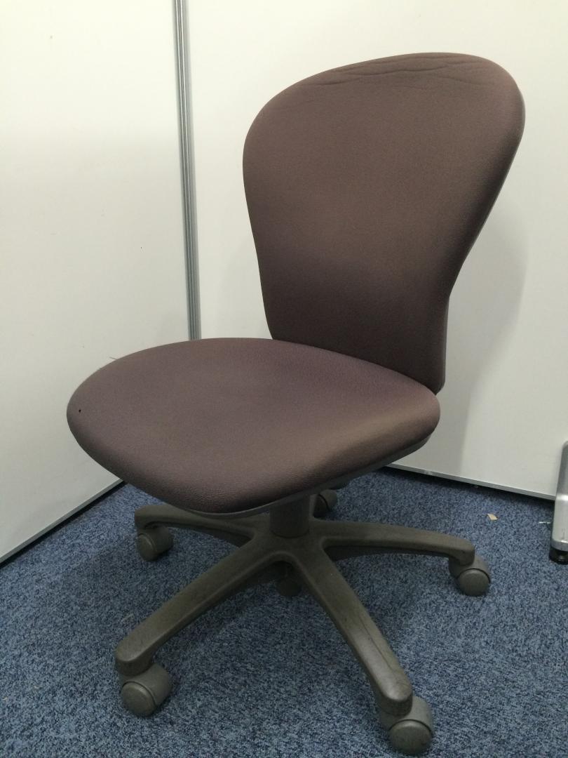 限定1脚人気の高い　コクヨ製　汚れの目立たないグレー
                        レグノ
                                    中古
            