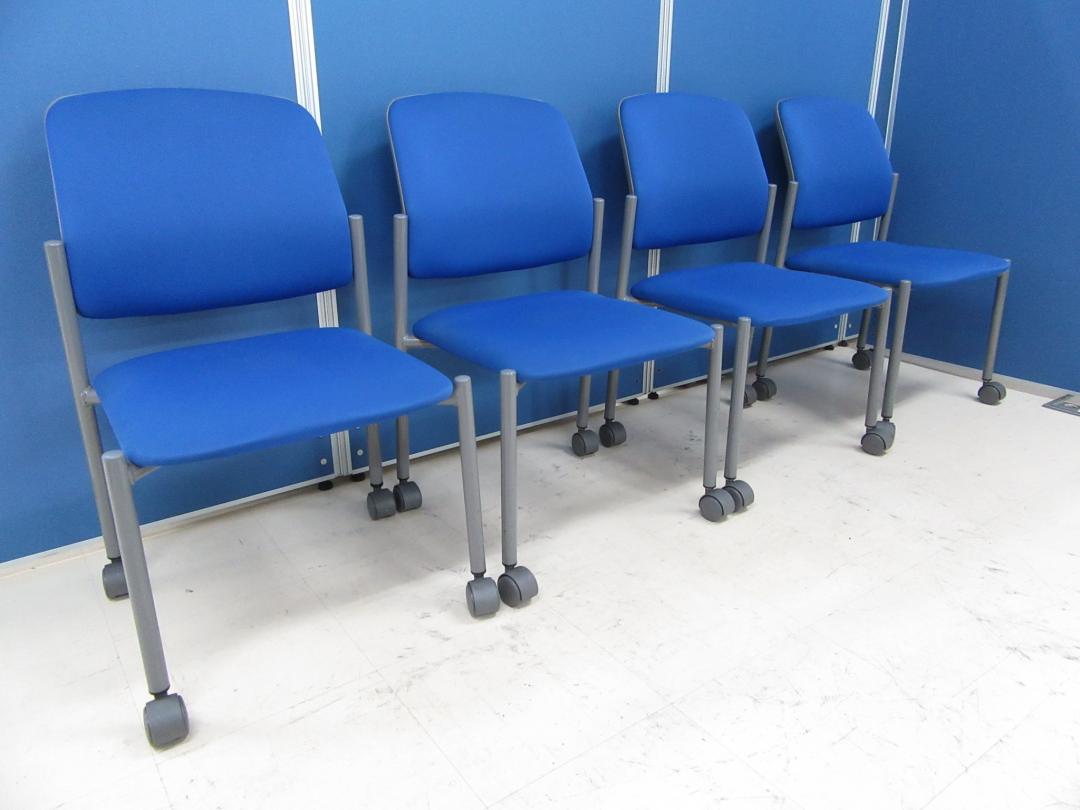 【4脚セット価格】打ち合わせスペースや研修室など様々な空間でのご利用におすすめ！ ■キャスター付きで移動もスムーズに■不要時はスタッキングして省スペース収納を！
                        LK
                                    中古
            