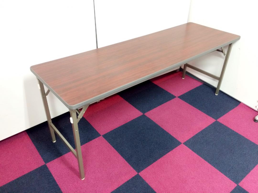 【４台揃います！】折りたたみテーブルが入荷致しました！使わない時には折りたたんでコンパクトに収納可能です。お祭りや催事場におすすめです！
                        
                                    中古
            