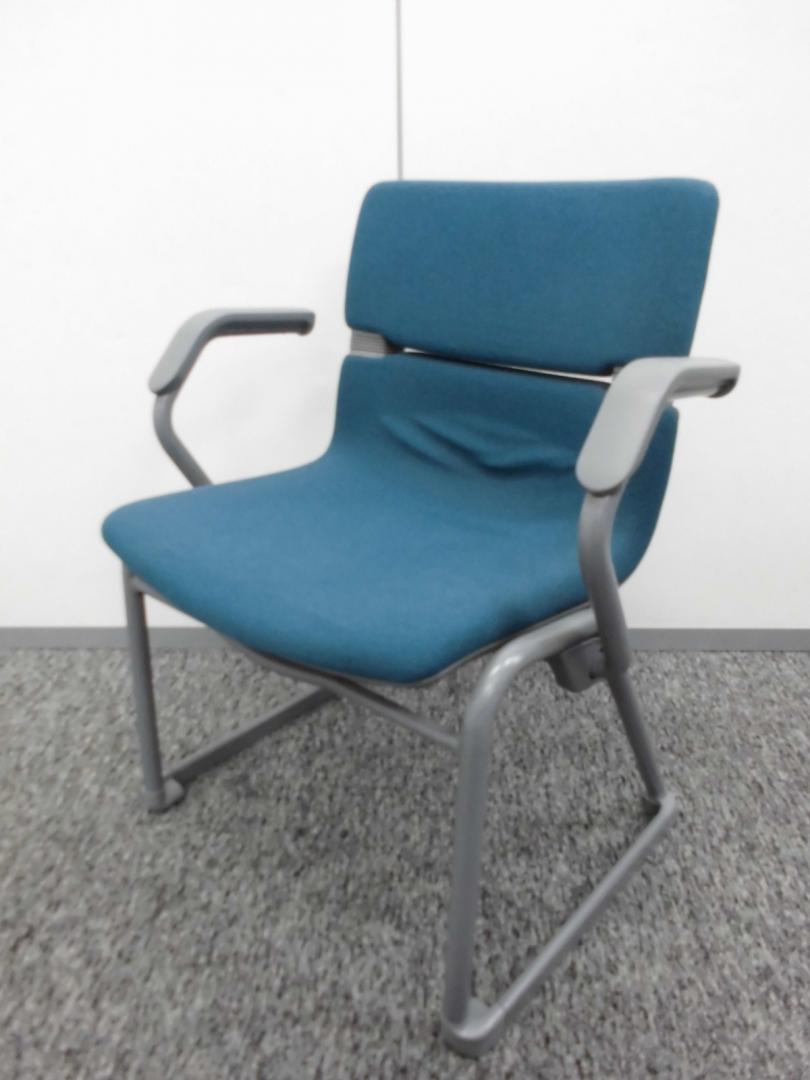 休憩室におススメ!　可動背当てが嬉しいミーティングチェアです。
                        ドーサル
                                    中古
            