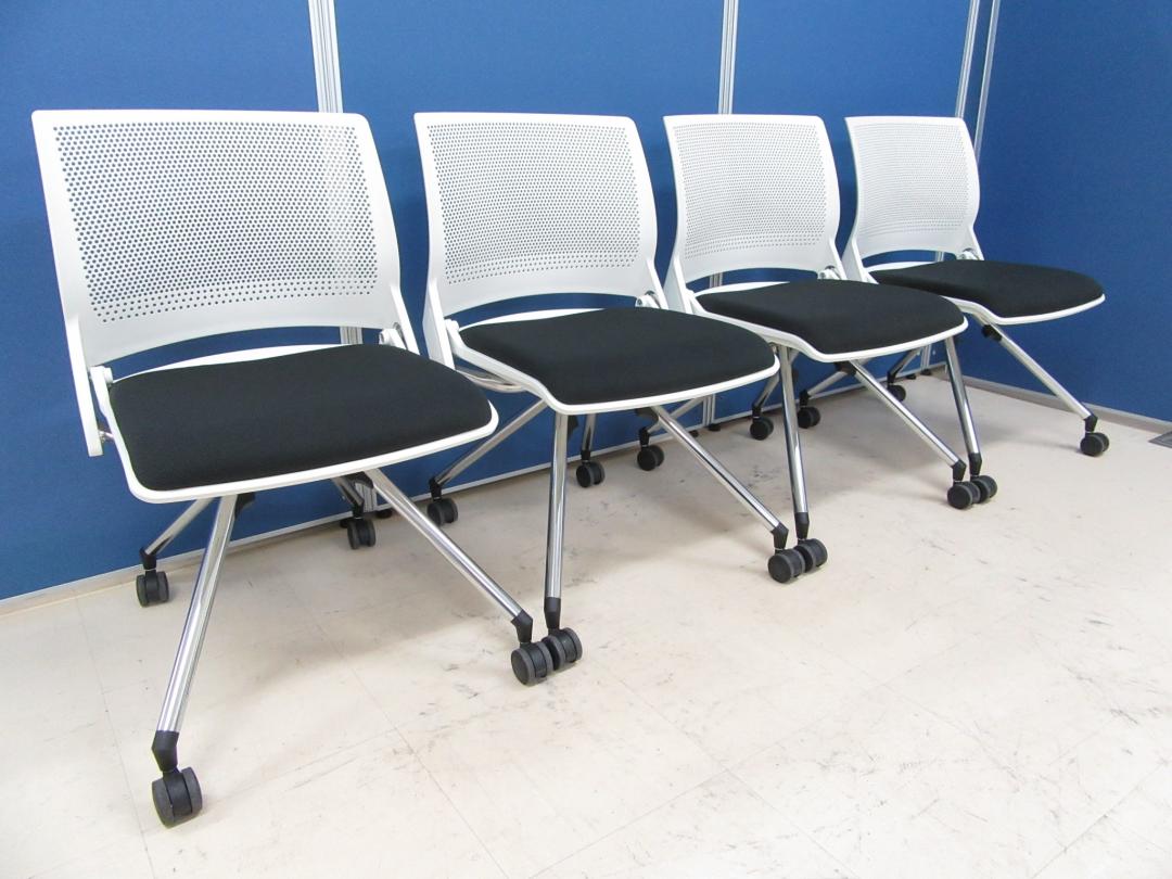 【おすすめ4脚セット】スタイリッシュなデザインで座り心地もオッケー！【ホワイトシェル】「OK COURIR」
                        クリール
                                    中古
            