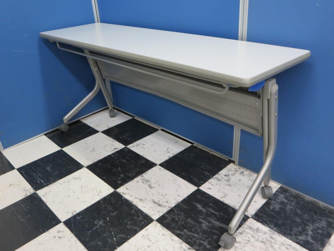 【限定２台！！】■サイドスタックテーブル■キャスター付き■折りたたみ可能で省スペース！！
                        SP型
                                    中古
            