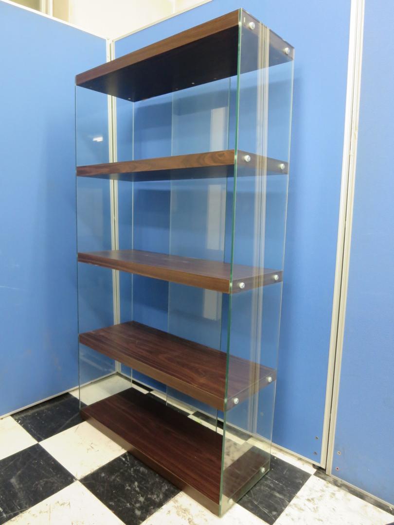 特徴の有る形の本棚■木目とガラスのコラボレーション■なかなか入荷しない一品、是非お早めに！！
                        
                                    中古
            