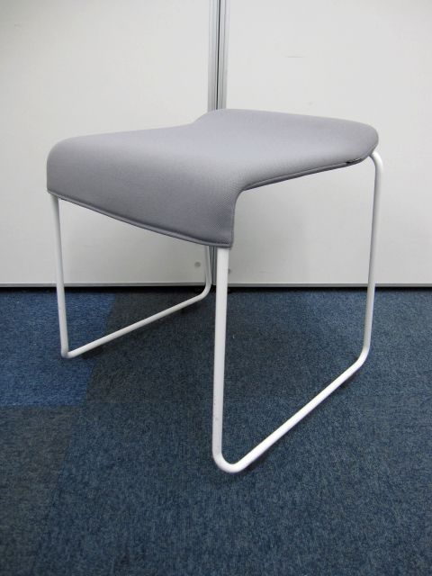 コンパクトロースツール『テイル』1脚のみ入荷
                        テイル
                                    中古
            