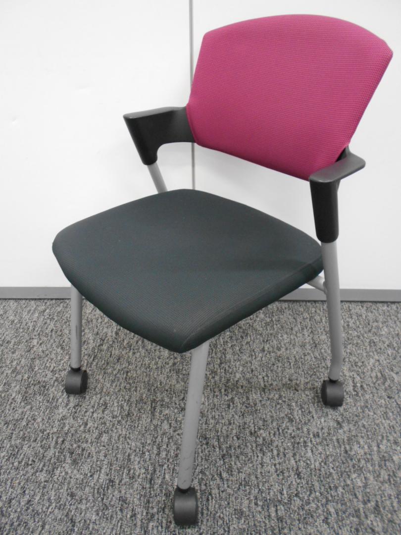 安っぽく見えないミーティングチェアです。　コクヨ製プロッティ
                        プロッティ
                                    中古
            