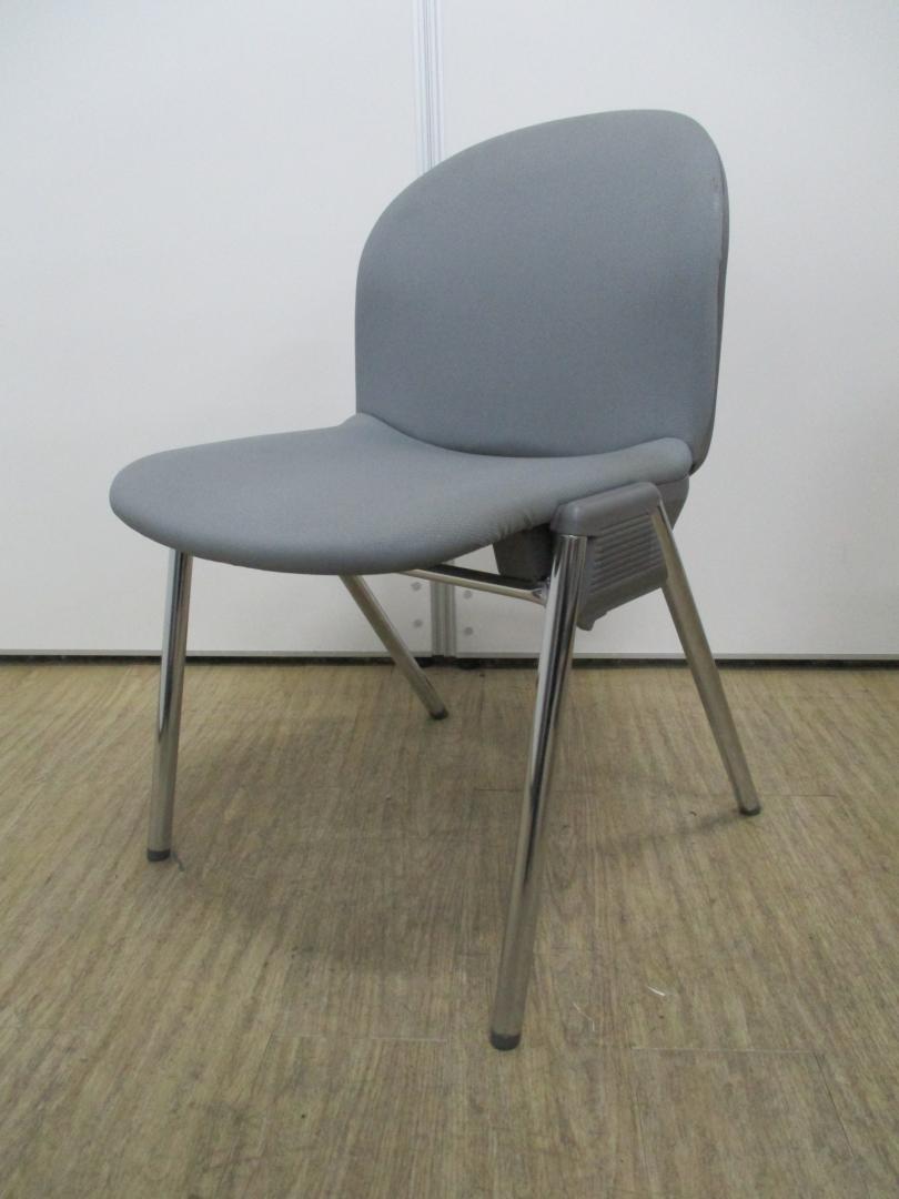 状態良好!!あなたのオフィスへ即お届け！あれば便利な会議用チェア
                        
                                    中古
            