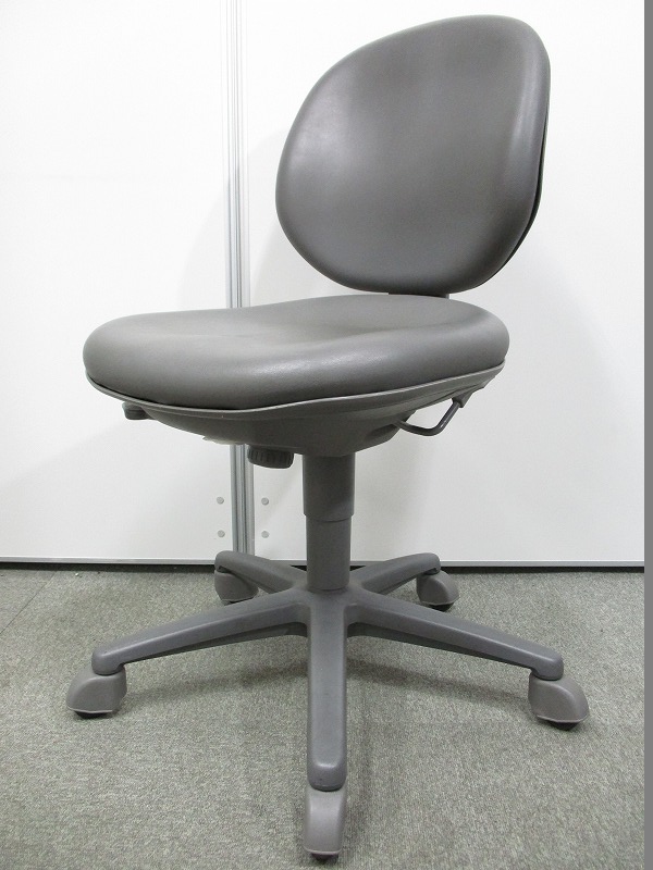 【人気のローコストチェア】内田洋行の定番チェア！ビニール座面で汚れに強い！【中古オフィス家具】
                        ジャスト
                                    中古
            