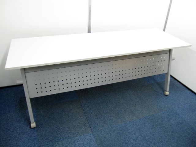幕板付き お得な平行スタックテーブルが入荷　残り２台　会議室におすすめ
                        
                                    中古
            