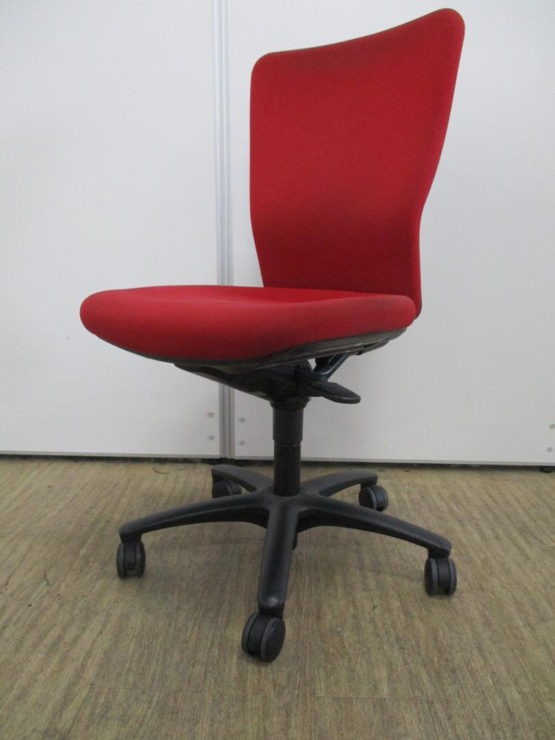 燃えるようなオフィスへ!!情熱の赤がトレードマークです！
                        カロッツア
                                    中古
            