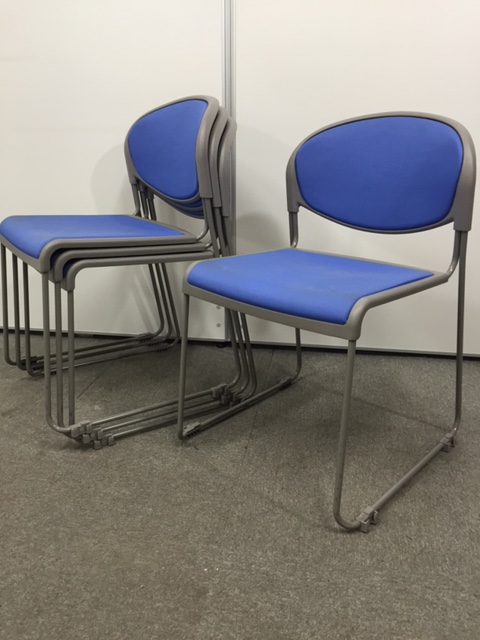 【大人数向け】スタッキングチェア4脚セット！バラでのご購入より1000円お得！【中古オフィス家具】【会議用】
                        
                                    中古
            