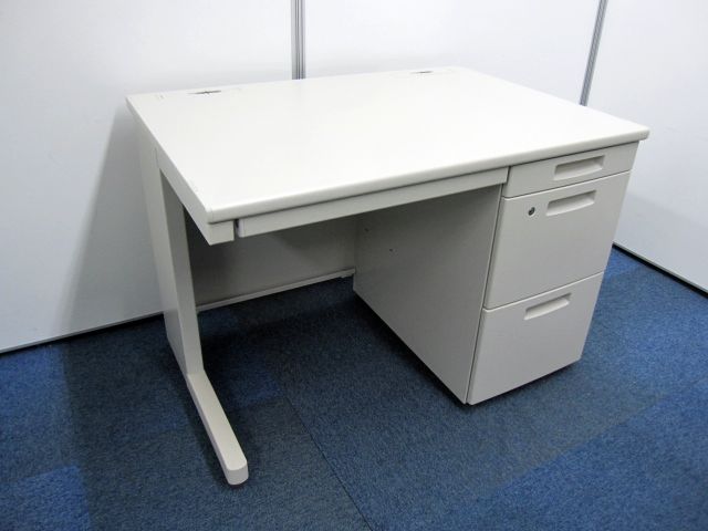 【残り1台】オフィスの必需品　幅100cmの片袖机　しかも人気のＢＳシリーズ
                        新BS
                                    中古
            