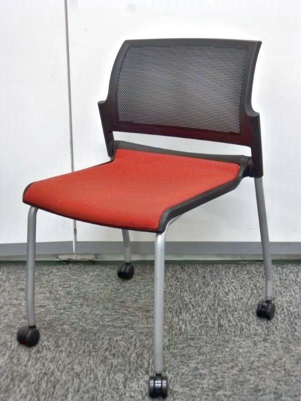 【10脚入荷】まとまった数をご用意できます！　縦にも横にも重ねられるスタッキングチェア
                        FM310N
                                    中古
            