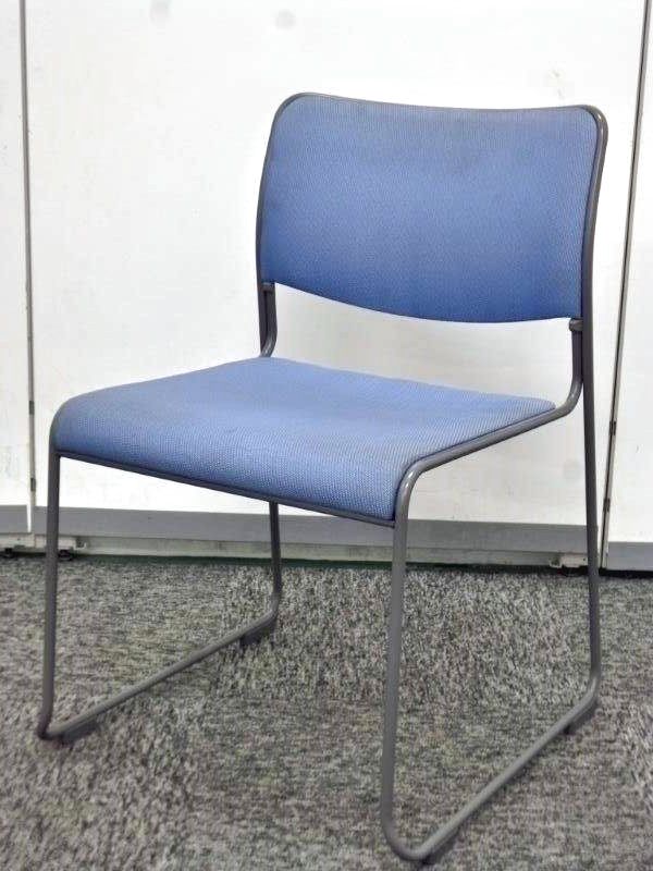 【10脚入荷！】シンプルなデザイン・落ち着いたカラーのスタッキングチェア
                        
                                    中古
            